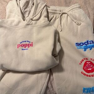 Beige Hoodie & pants with Poppi Logo